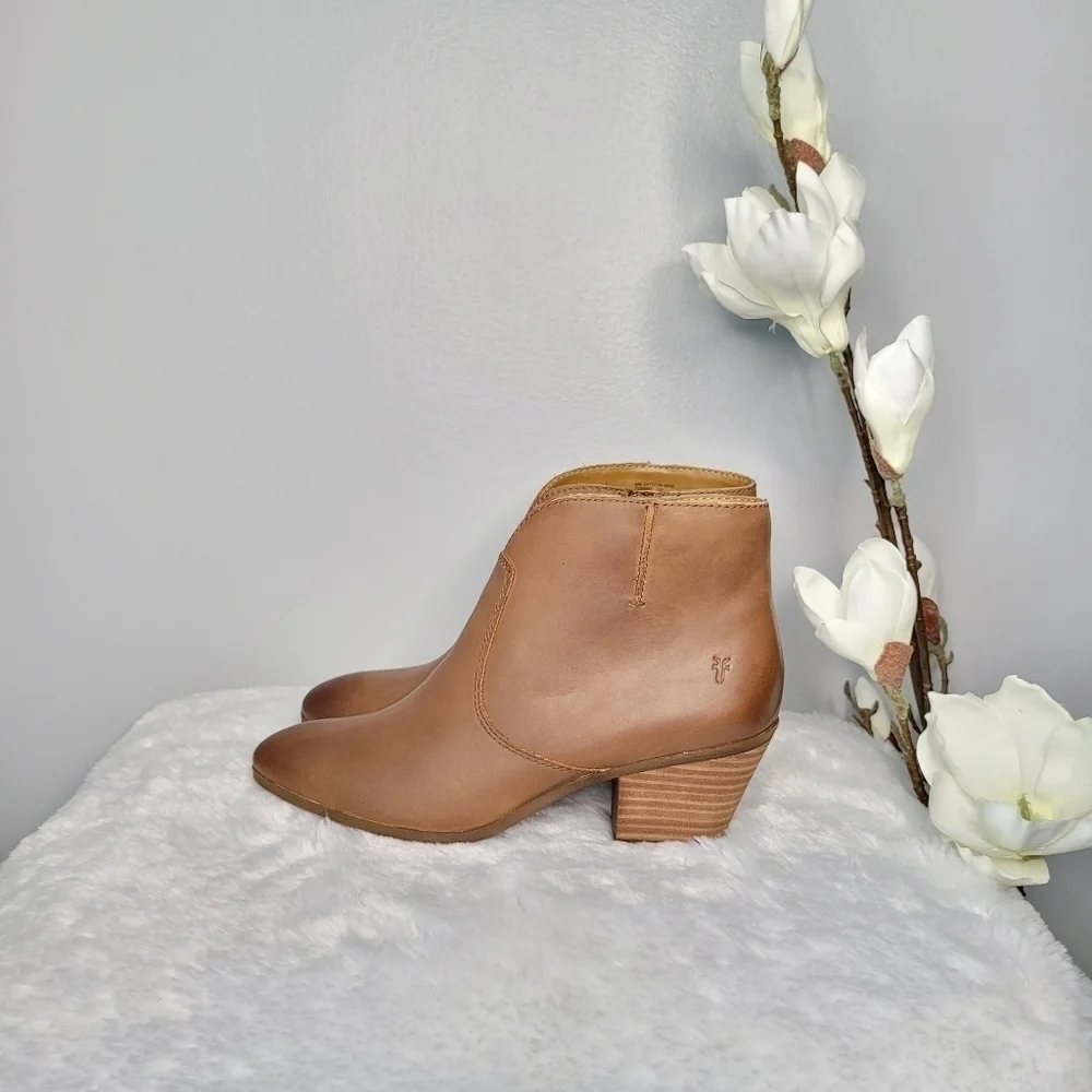 FRYE Jennifer Ankle Leather Booties
